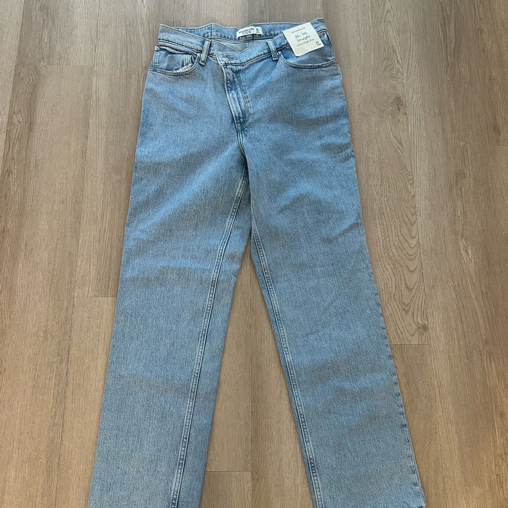 Abercrombie 90’s Straight Ultra High Rise Jeans